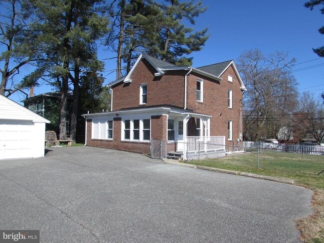 8700 Maple Ave in Bowie, MD - Building Photo - Building Photo