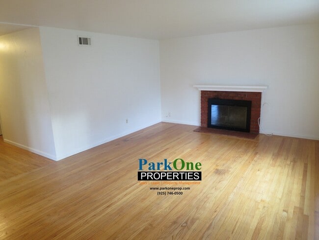 154 Montanya Ct in Walnut Creek, CA - Building Photo - Building Photo