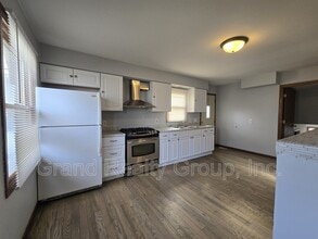 307 N Rosedale Ct in Round Lake, IL - Building Photo - Building Photo