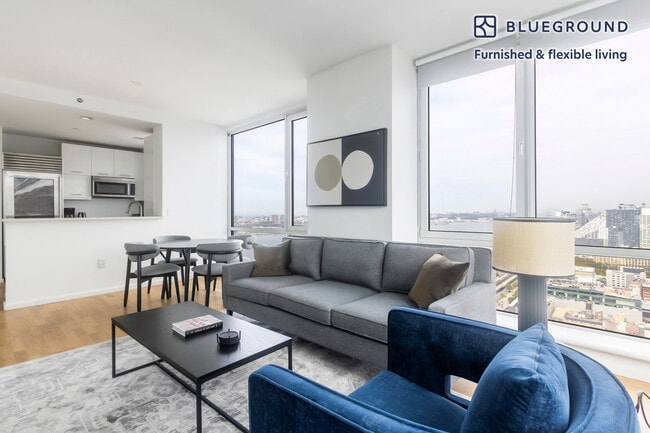 635 W 42nd St in New York, NY - Foto de edificio - Building Photo