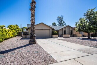 14239 N 45th St in Phoenix, AZ - Building Photo - Building Photo