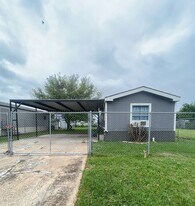 5907 N Nueva Amanecer Dr in Pharr, TX - Building Photo