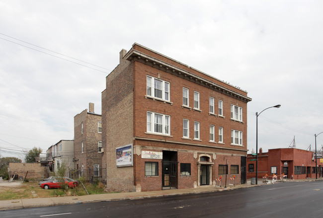 314-318 E Pershing Rd in Chicago, IL - Foto de edificio - Building Photo