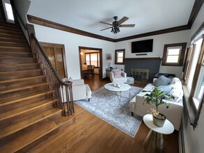 111 North Clara Pl, Unit S in Elmhurst, IL - Building Photo - Building Photo