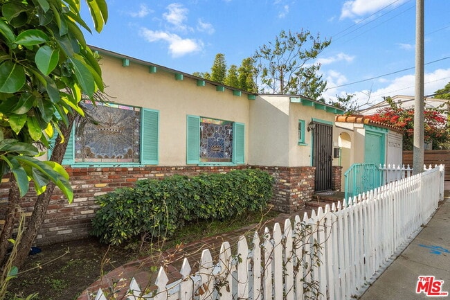 8900 Guthrie Ave in Los Angeles, CA - Building Photo - Building Photo