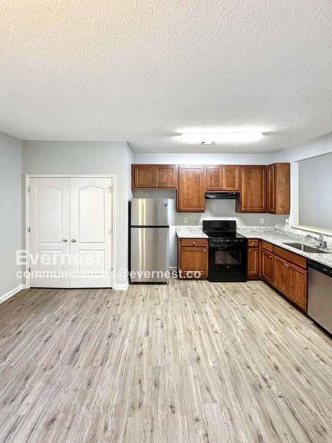 8619 Thomas Rd in Riverdale, GA - Building Photo - Building Photo