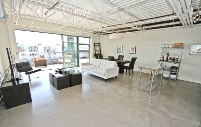 property at 4141 Glencoe Ave