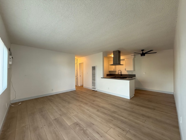 1135 Martin Luther King Jr Ave in Long Beach, CA - Building Photo - Building Photo