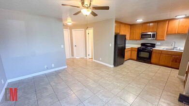 323 W 15th Ave in Escondido, CA - Building Photo - Interior Photo