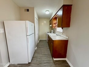 12609 E Orell Rd in Louisville, KY - Building Photo - Building Photo