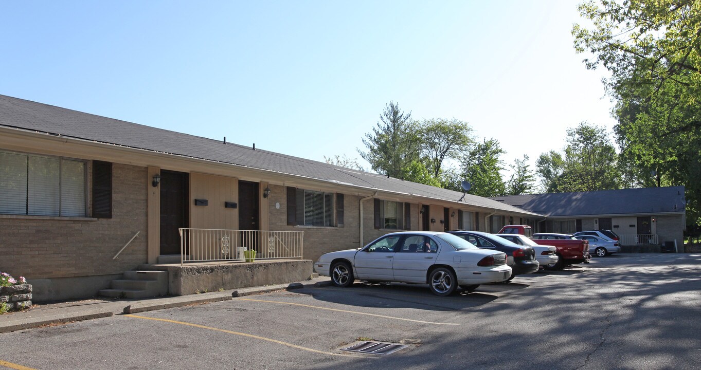 1166 Asbury Rd in Cincinnati, OH - Foto de edificio