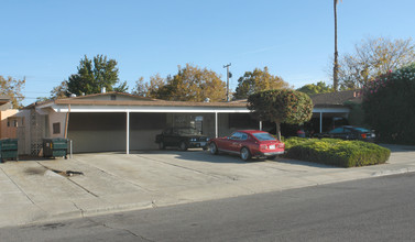 2215 Royal Dr in Santa Clara, CA - Building Photo - Building Photo