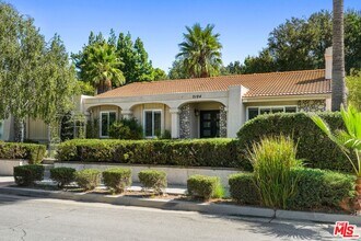 3194 Rossini Pl in Topanga, CA - Building Photo - Building Photo