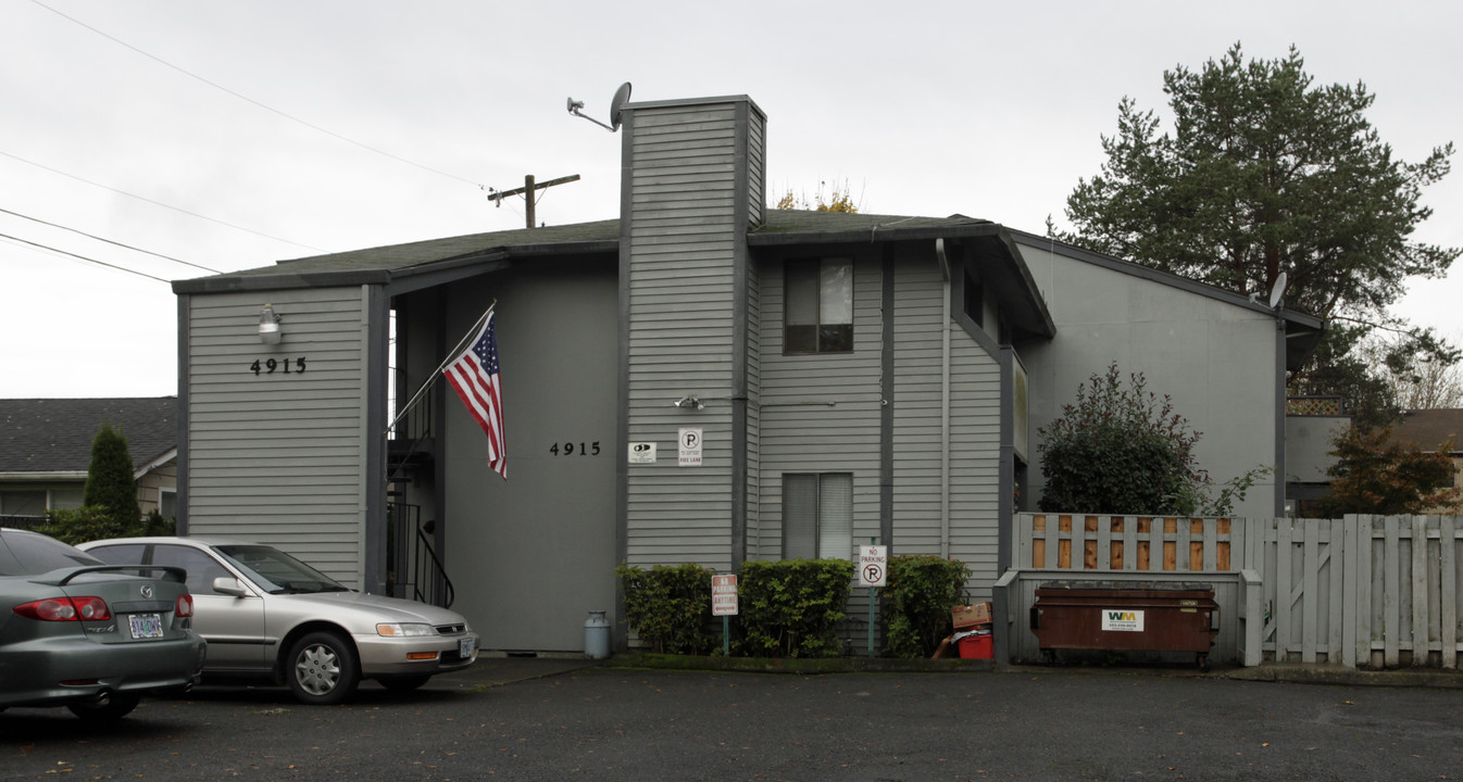 4915 Lombard Ave in Beaverton, OR - Building Photo