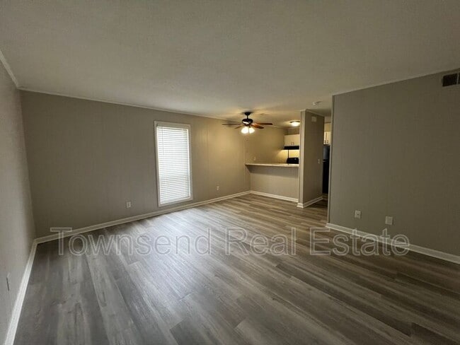 5874 Century Oaks Dr in Fayetteville, NC - Building Photo - Building Photo