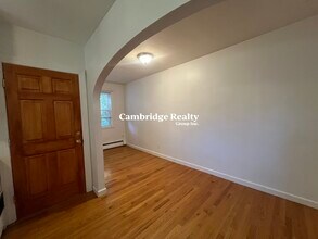 50 Marion Rd, Unit 1A in Arlington, MA - Foto de edificio - Building Photo