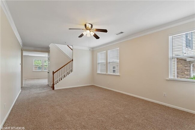 379 Roseglen Dr NW in Marietta, GA - Foto de edificio - Building Photo