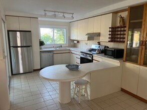 1 Kerna Dr in Bourne, MA - Foto de edificio - Building Photo