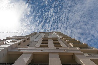 2000 Salzedo St in Coral Gables, FL - Building Photo - Building Photo