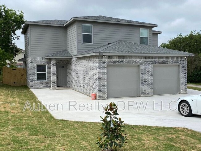 property at 8135 Doreen Ave