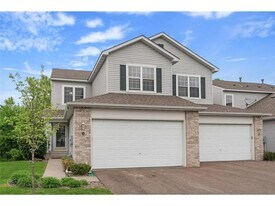 5225 Holly Ln N in Plymouth, MN - Building Photo