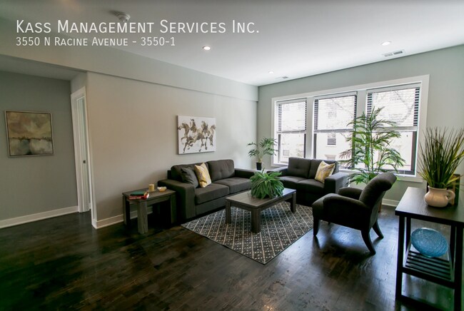 3550 N Racine Ave in Chicago, IL - Building Photo - Building Photo