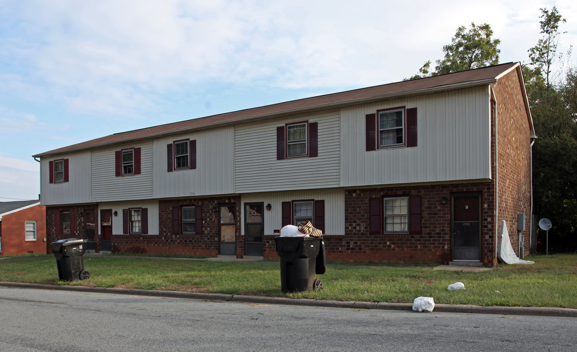 946 Stone St in Burlington, NC - Foto de edificio