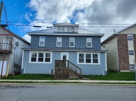 385 Lutz St in Moncton, NB - Building Photo