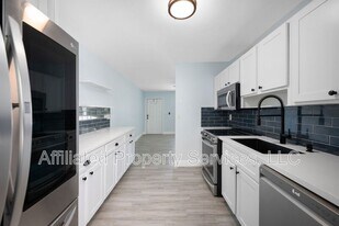 5207 N Flagler Dr in West Palm Beach, FL - Building Photo