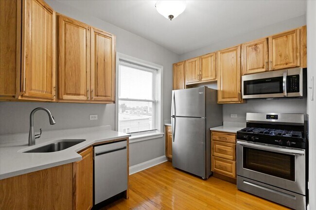 1049 N Spaulding Ave, Unit 3N in Chicago, IL - Building Photo - Building Photo