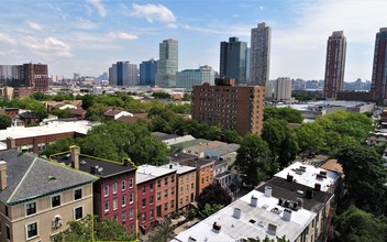 244 2nd St in Jersey City, NJ - Building Photo - Building Photo