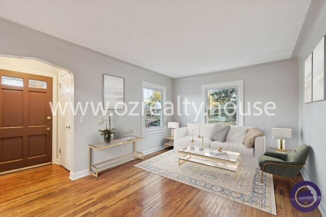 4114 S Detroit Ave in Toledo, OH - Building Photo - Building Photo