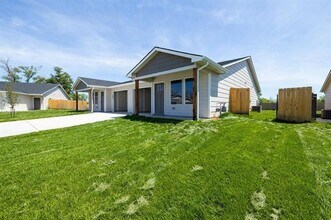 524-526 W 50th Ct S in Wichita, KS - Building Photo - Building Photo