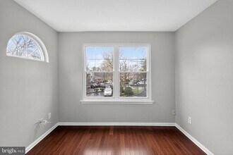 8022 Beacon Hill Dr in Southampton, PA - Building Photo - Building Photo