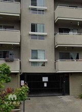 377 Palm Ave in Oakland, CA - Building Photo - Building Photo