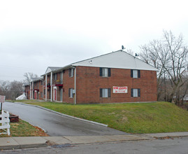 Falcon Ridge in Dayton, OH - Building Photo - Building Photo