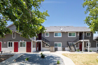 Azul Apartments in Sacramento, CA - Foto de edificio - Primary Photo