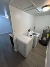 209 Endwell St, Unit Apt B in Johnson City, NY - Foto de edificio - Building Photo