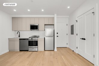 62 Martense St in Brooklyn, NY - Foto de edificio - Building Photo