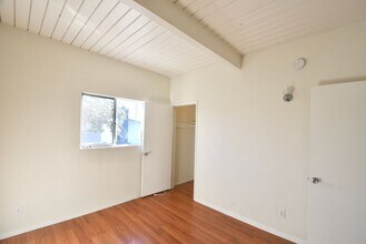 13103 Moorpark St, Unit 4413 in Los Angeles, CA - Building Photo - Building Photo