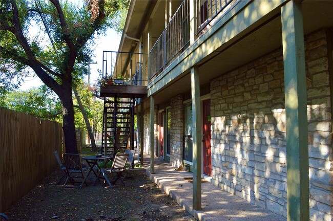 5701 Woodrow Ave in Austin, TX - Building Photo - Building Photo