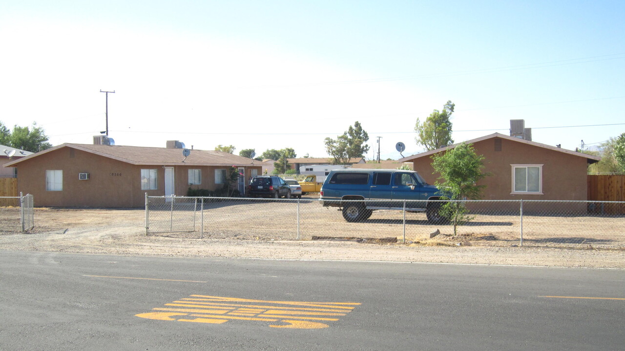 10330 E Vernon Ave in Blythe, CA - Building Photo