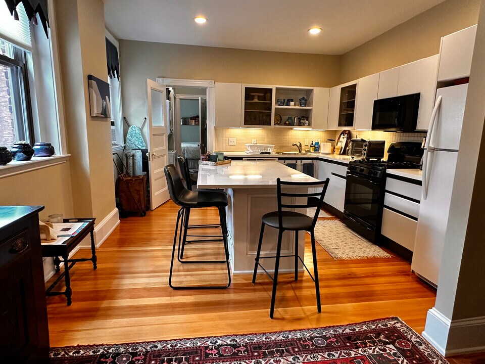 24 Beaufort Rd, Unit 3 in Boston, MA - Foto de edificio