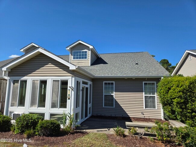 property at 521 Village Green Dr