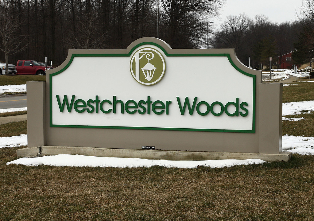 Westchester Woods in Westlake, OH - Foto de edificio