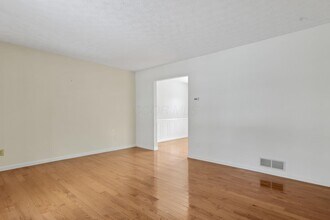 2419 Breathstone Dr in Powell, OH - Building Photo - Building Photo