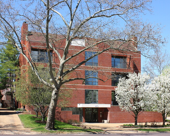 901 S Skinker Blvd in St. Louis, MO - Building Photo - Building Photo