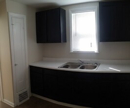 5536 Dalewood Ave in Maple Heights, OH - Building Photo - Building Photo