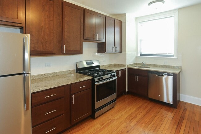 4604 N Winchester Ave, Unit 4600-3H