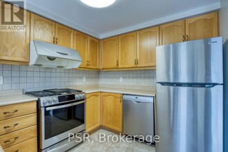 578 Chesapeake Crescent in Waterloo, ON - Building Photo - Building Photo